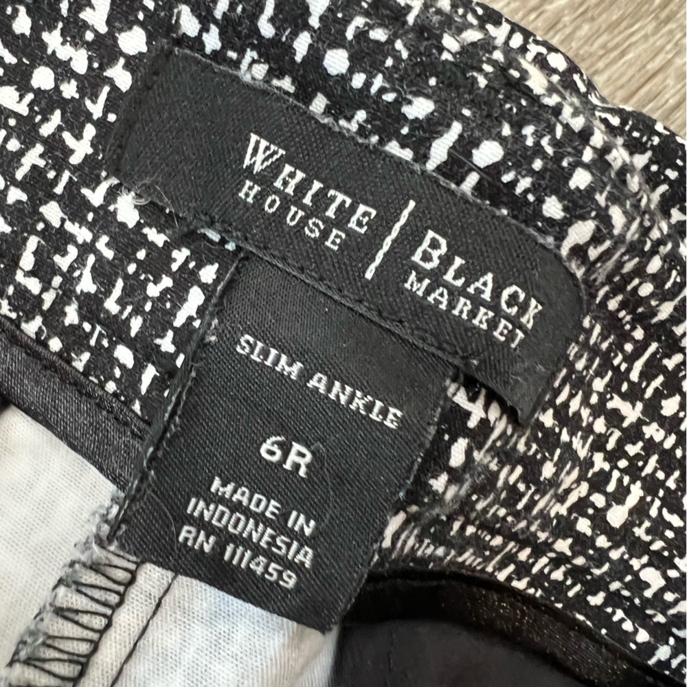 White House Black Market Cropped Pant